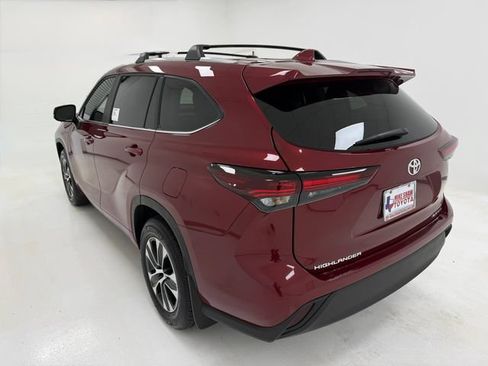 Used 2026 Toyota Highlander XLE AWD/4WD image 38