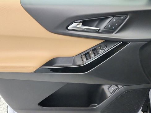 New 2026 Chevrolet Equinox ACTIV w/ Convenience Package III FWD image 32