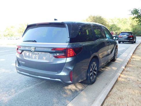 Certified 2025 Honda Odyssey EX-L image 11