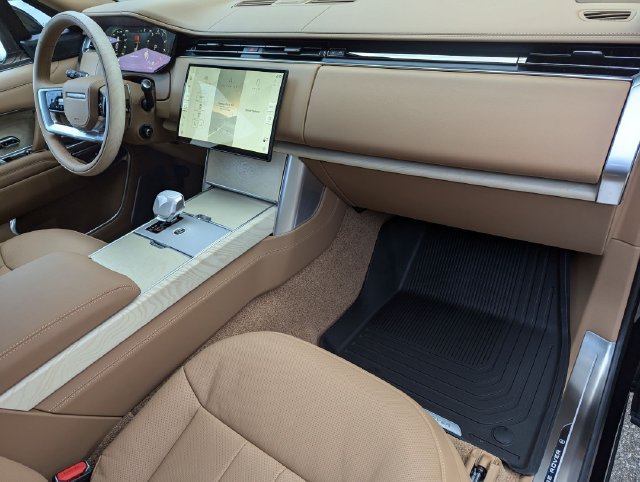 Certified 2025 Land Rover Range Rover SV AWD/4WD image 19