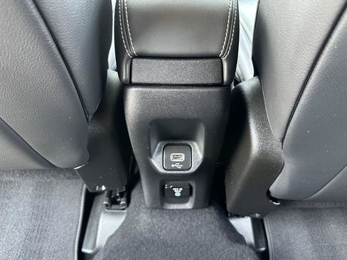 Used 2020 Jeep Renegade Limited w/ UConnect 8.4 Nav Group AWD/4WD image 41