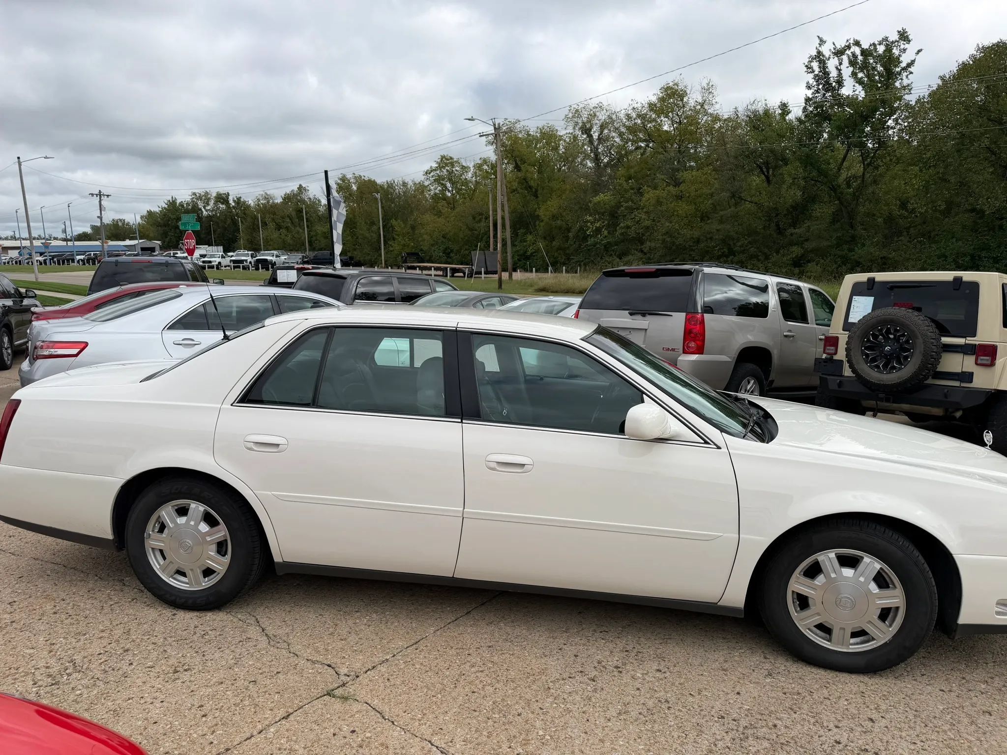 Used 2004 Cadillac De Ville w/ Equipment Group FWD image 6