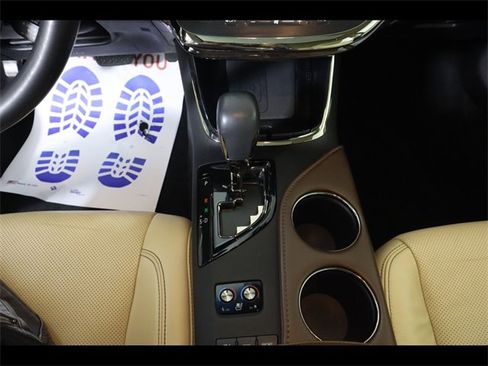 Used 2015 Toyota Avalon Limited image 29