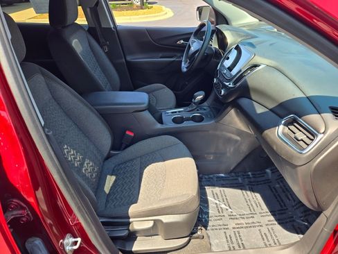 Used 2024 Chevrolet Equinox LT FWD image 7