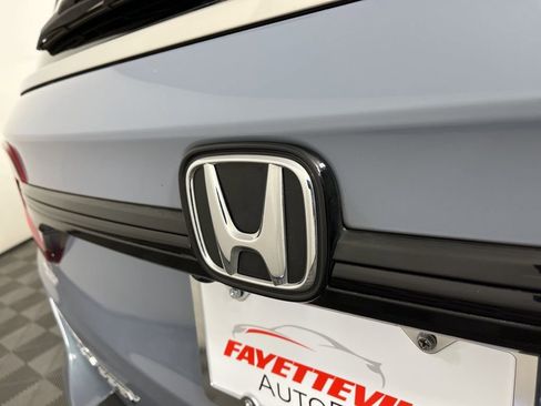 Used 2023 Honda Odyssey Sport image 17