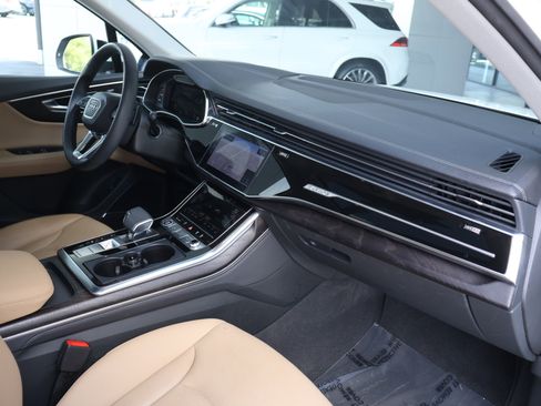 Used 2023 Audi Q7 3.0T Prestige AWD/4WD image 31