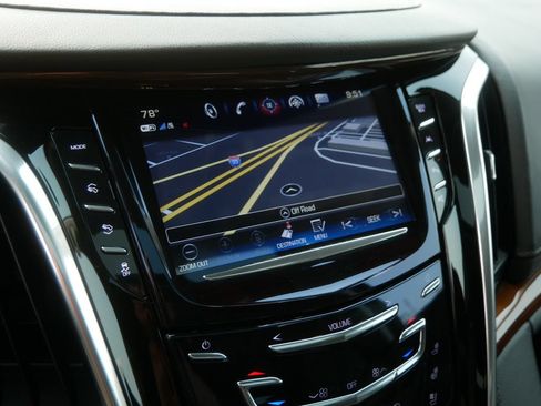 Used 2020 Cadillac Escalade Premium Luxury w/ Escalade Sport Edition AWD/4WD image 33