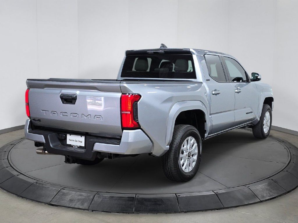 Used 2026 Toyota Tacoma SR5 AWD/4WD image 7