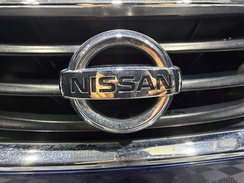 Used 2019 Nissan Versa SV FWD image 23