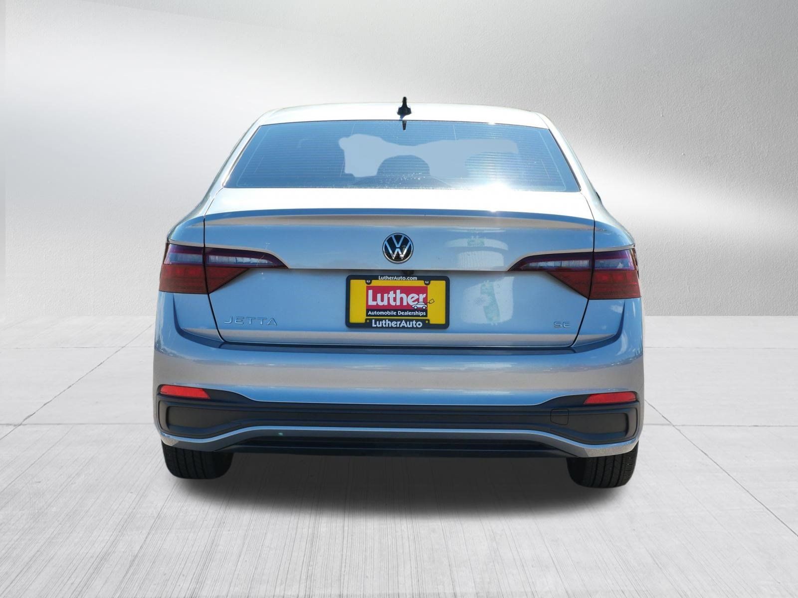 Used 2022 Volkswagen Jetta SE FWD image 5
