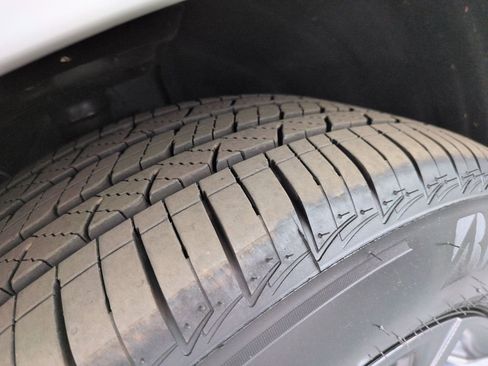 Used 2025 Toyota Sienna XSE w/ XSE Plus Package image 28