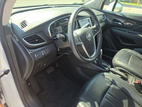 Used 2022 Buick Encore Preferred FWD image 18