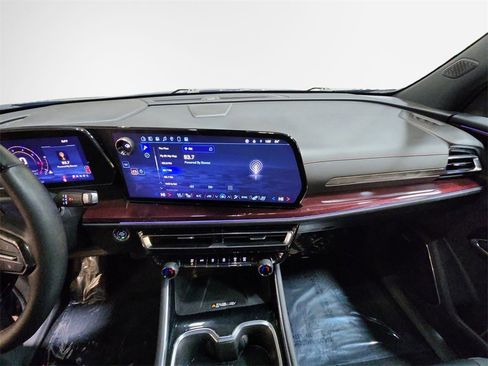 Certified 2024 Chevrolet Traverse RS w/ LPO, Floor Liner Package image 22