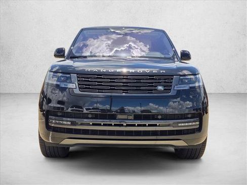 Used 2023 Land Rover Range Rover Long Wheelbase SE AWD/4WD image 2
