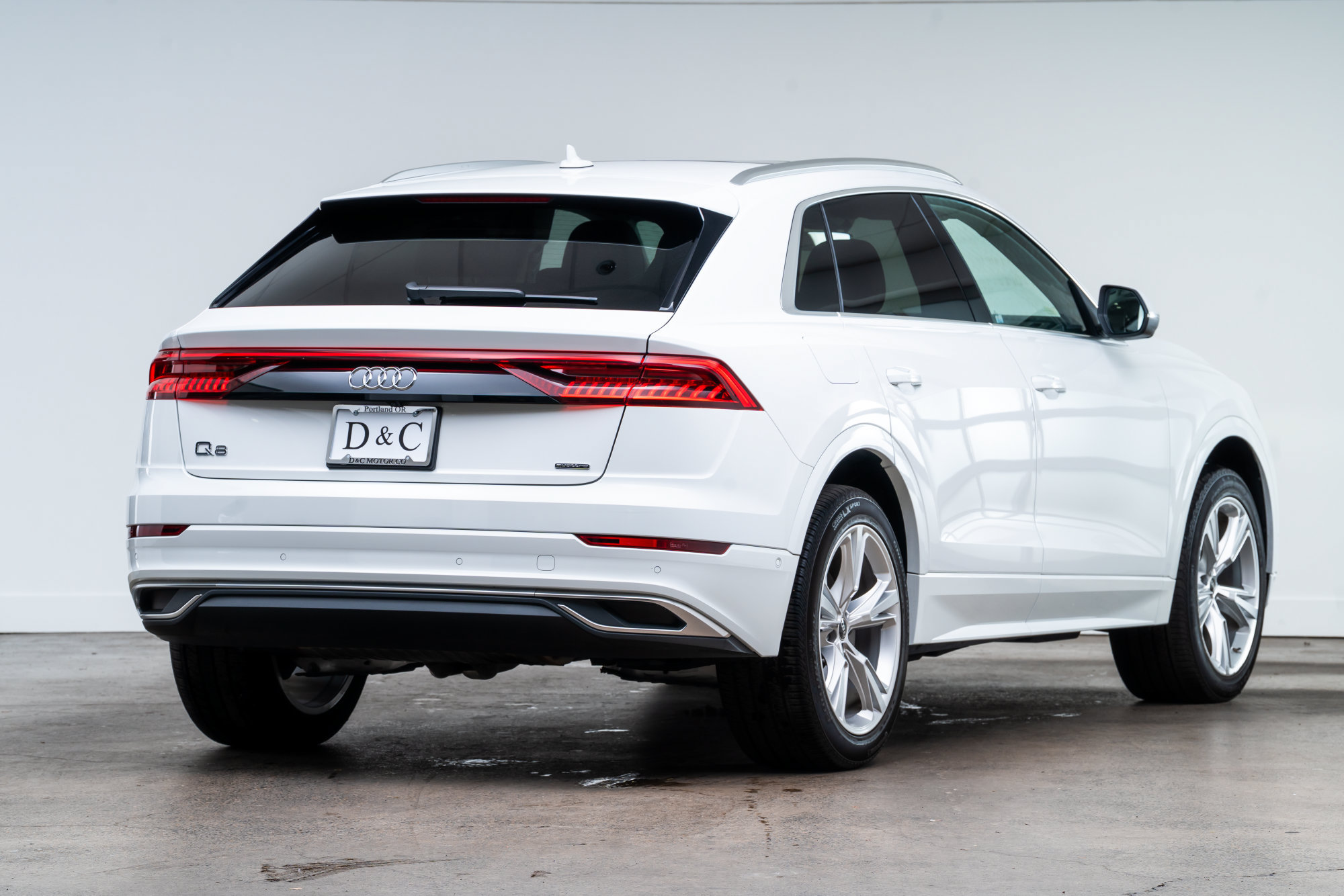 Used 2022 Audi Q8 Premium Plus AWD/4WD image 6