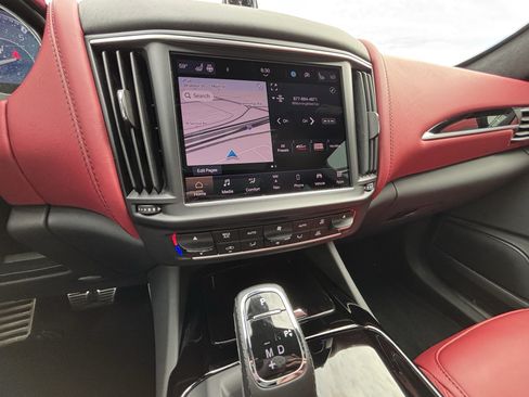 Used 2023 Maserati Levante Modena AWD/4WD image 21