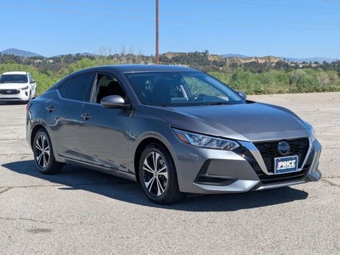 Used 2023 Nissan Sentra SV image 3