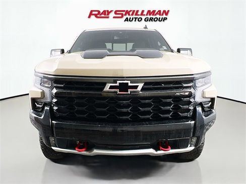 Used 2022 Chevrolet Silverado 1500 ZR2 image 2