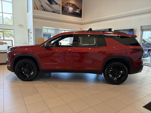 New 2026 Chevrolet Traverse LT image 8