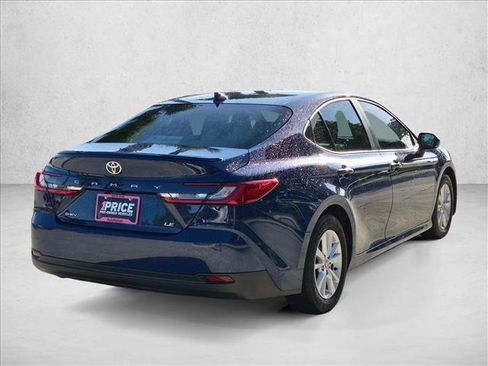 Used 2025 Toyota Camry LE w/ Convenience Package FWD image 5