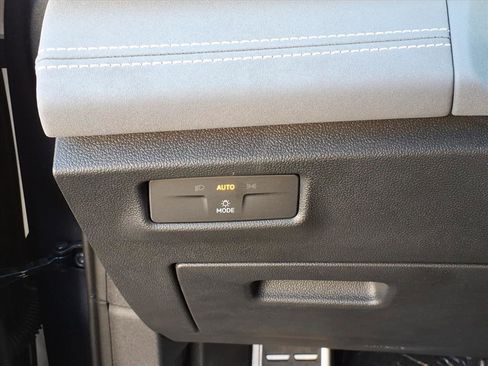 New 2026 Volkswagen Tiguan SE R-Line AWD/4WD image 19