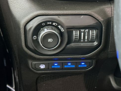 Used 2022 Jeep Wrangler Sahara image 16