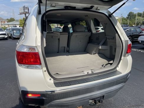 Used 2011 Toyota Highlander Limited w/ Tow Pkg FWD image 36