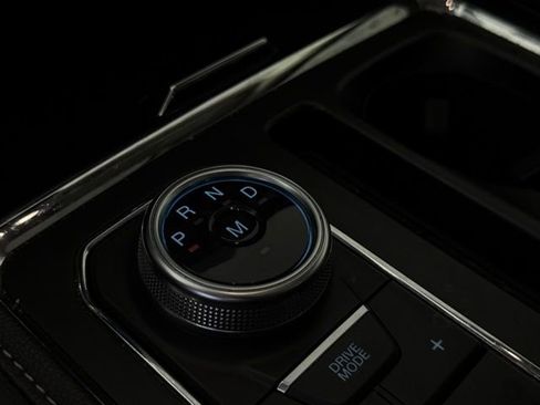 Used 2024 Ford Expedition Max XLT image 28