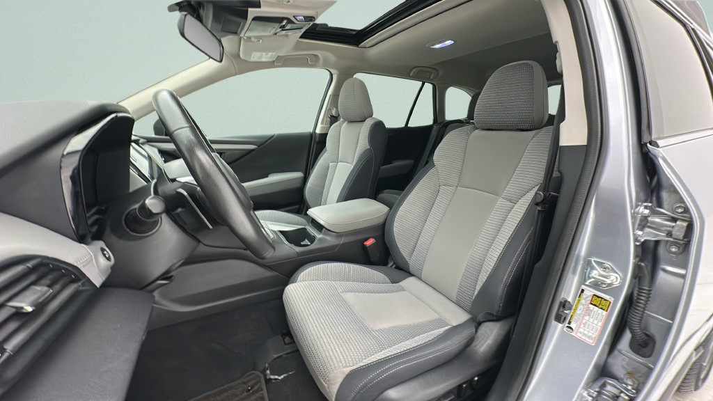 Used 2025 Subaru Outback Premium AWD/4WD image 13