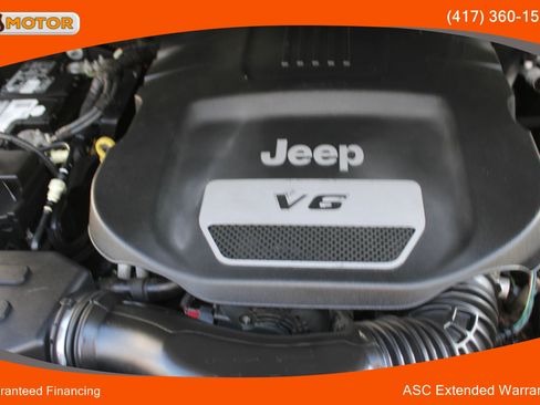 Used 2014 Jeep Wrangler Unlimited Sport w/ Quick Order Package 24S AWD/4WD image 27