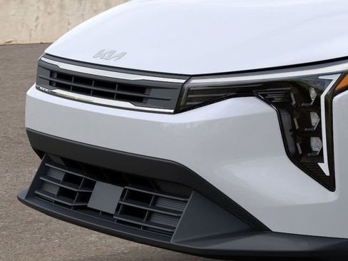 New 2026 Kia K4 LXS image 13