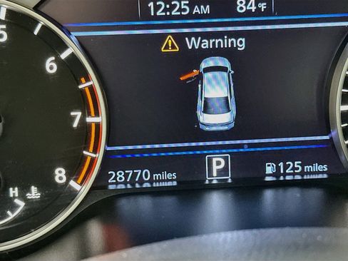 Used 2023 Nissan Altima 2.5 SR FWD image 18