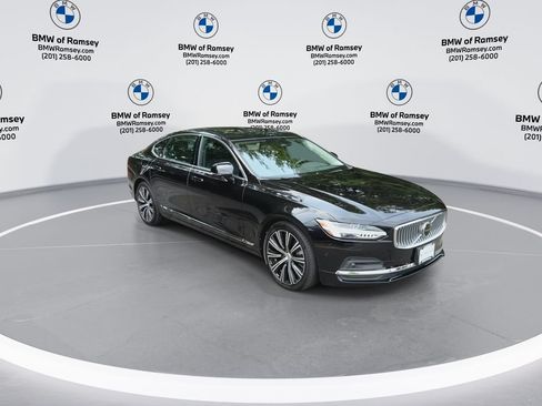 Used 2025 Volvo S90 B6 Plus AWD/4WD image 2