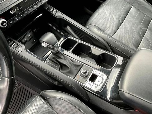 Used 2022 Kia Telluride SX w/ SX Prestige Package image 15