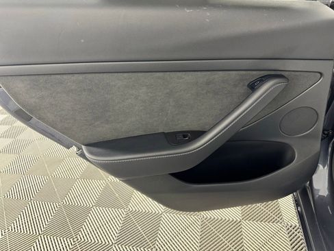 Used 2023 Tesla Model 3 Performance image 23