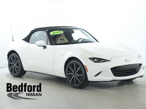 Used 2024 MAZDA MX-5 Miata Grand Touring RWD image 1