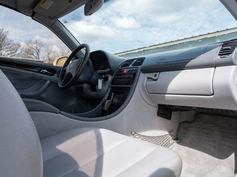 Used 2003 Mercedes-Benz CLK 320 Cabriolet image 30