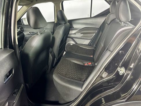 Used 2021 Nissan Kicks SV FWD image 19