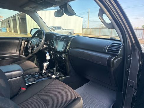 Used 2020 Toyota 4Runner TRD Off-Road image 36