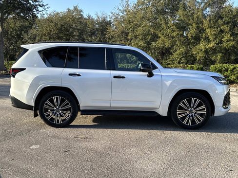 Certified 2025 Lexus LX 600 4WD w/ Luxury Package image 36
