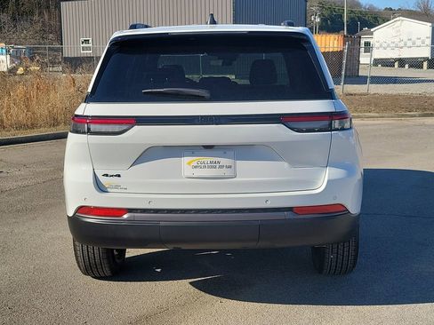 New 2026 Jeep Grand Cherokee Altitude AWD/4WD image 4
