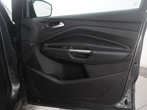 Used 2018 Ford Escape SE image 9