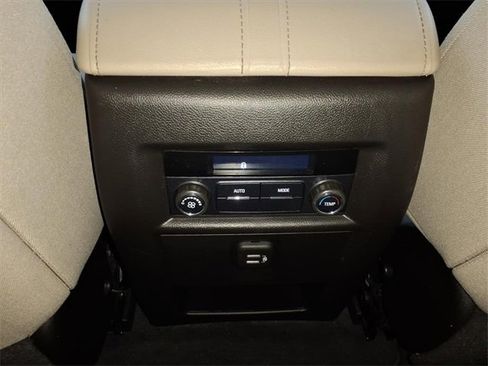 Used 2022 Chevrolet Traverse LS image 17