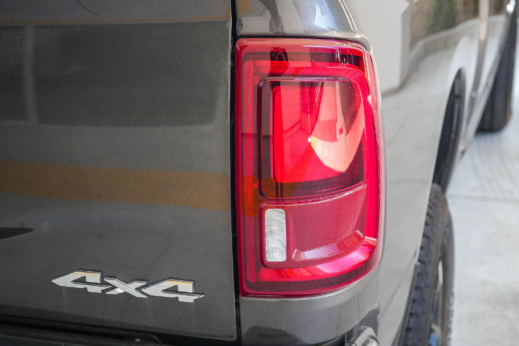 Used 2026 RAM 2500 Laramie AWD/4WD image 7