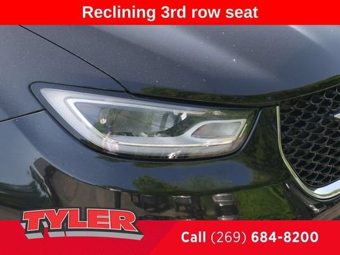Used 2022 Chrysler Pacifica Limited AWD/4WD image 10