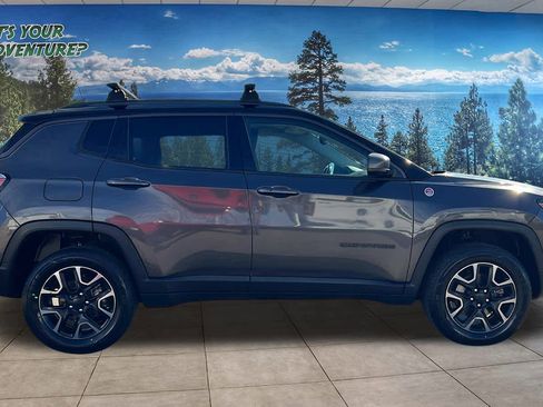 Used 2019 Jeep Compass Trailhawk image 4