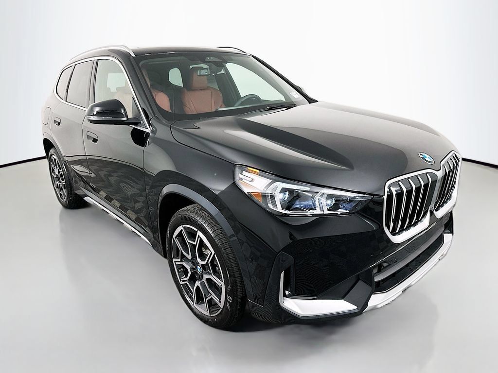 Used 2026 BMW X1 xDrive28i w/ Technology Package AWD/4WD image 3