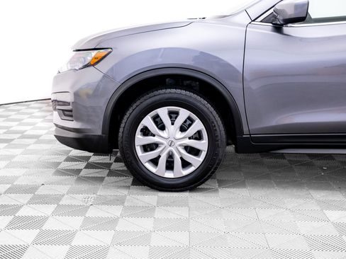 Used 2018 Nissan Rogue S AWD/4WD image 30
