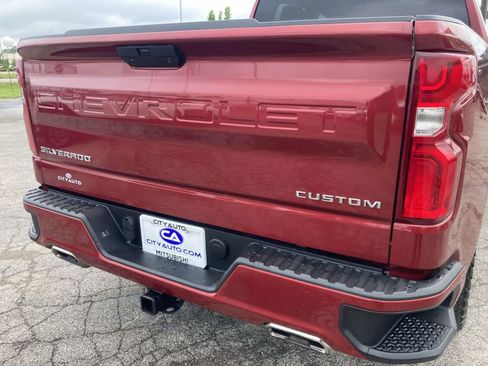 Used 2020 Chevrolet Silverado 1500 Custom w/ Custom Value Package AWD/4WD image 11