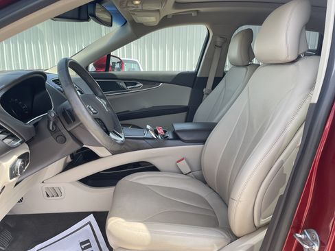 Used 2018 Lincoln MKX Reserve w/ Driver Assistance Package FWD image 35